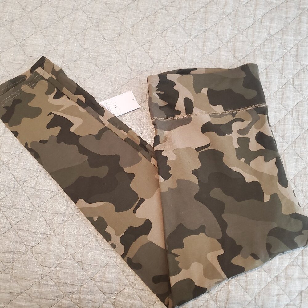 NWT Wild Fable Khaki Camouflage Print High Rise Legging Misses XL - New